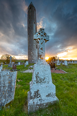 grave,kilmacduagh,landmark,may,spring,sunset,sunstar,lowland,church,medieval,graves,cemetery