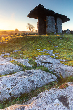 dolmen,landmark,march,poulnabrone,sunrise,winter,tomb,roughan,hills,golden